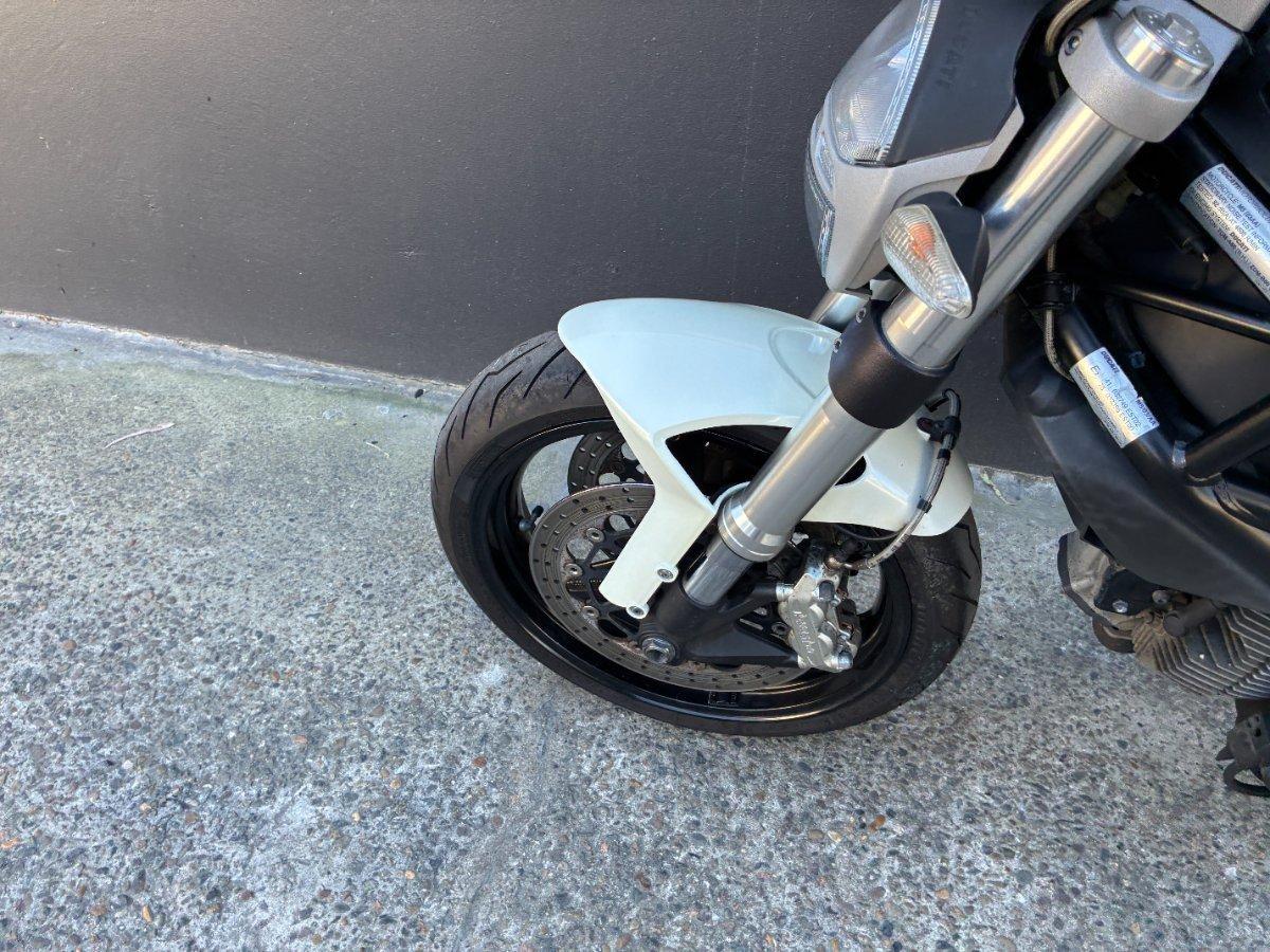 2013 DUCATI MONSTER 696 ROAD