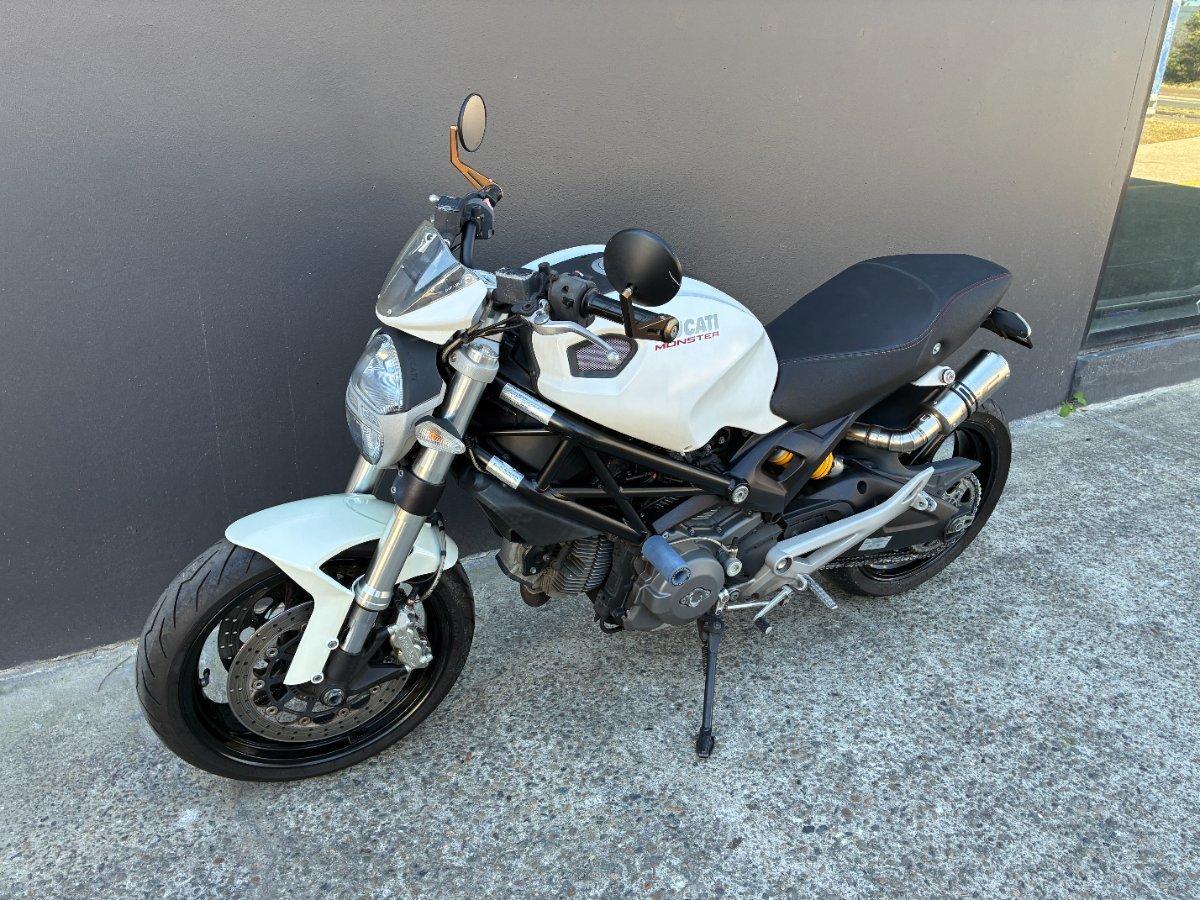 2013 DUCATI MONSTER 696 ROAD