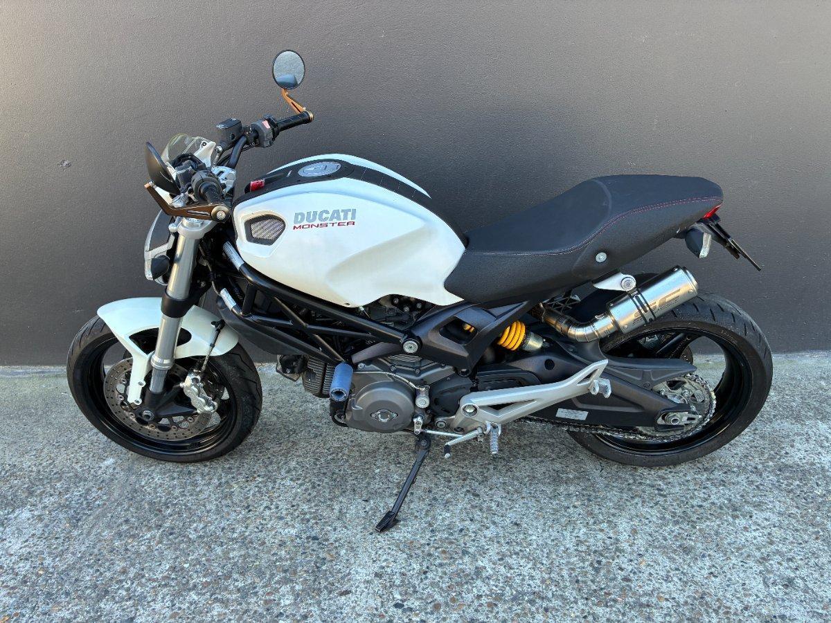 2013 DUCATI MONSTER 696 ROAD