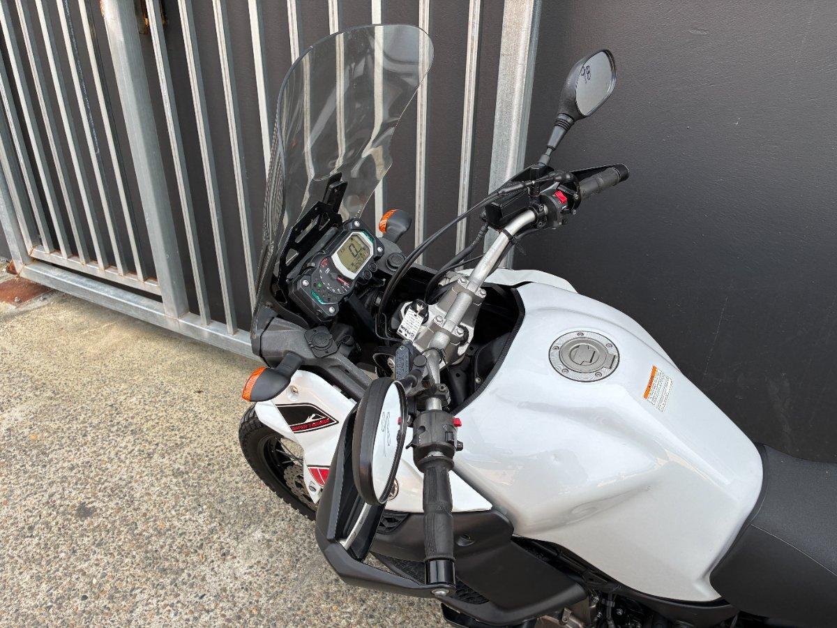 2011 YAMAHA XTZ1200 SUPER TENERE DUAL SPORTS