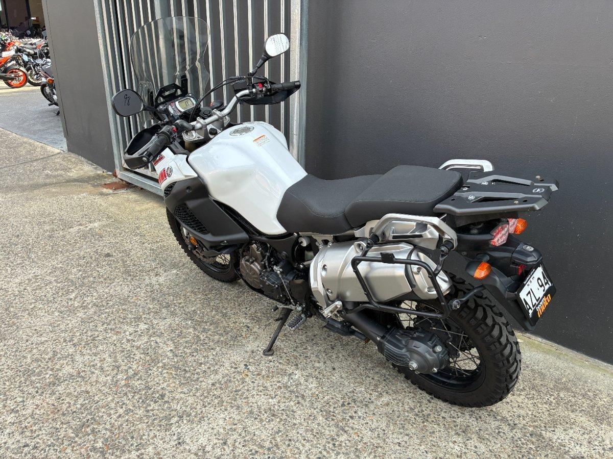 2011 YAMAHA XTZ1200 SUPER TENERE DUAL SPORTS