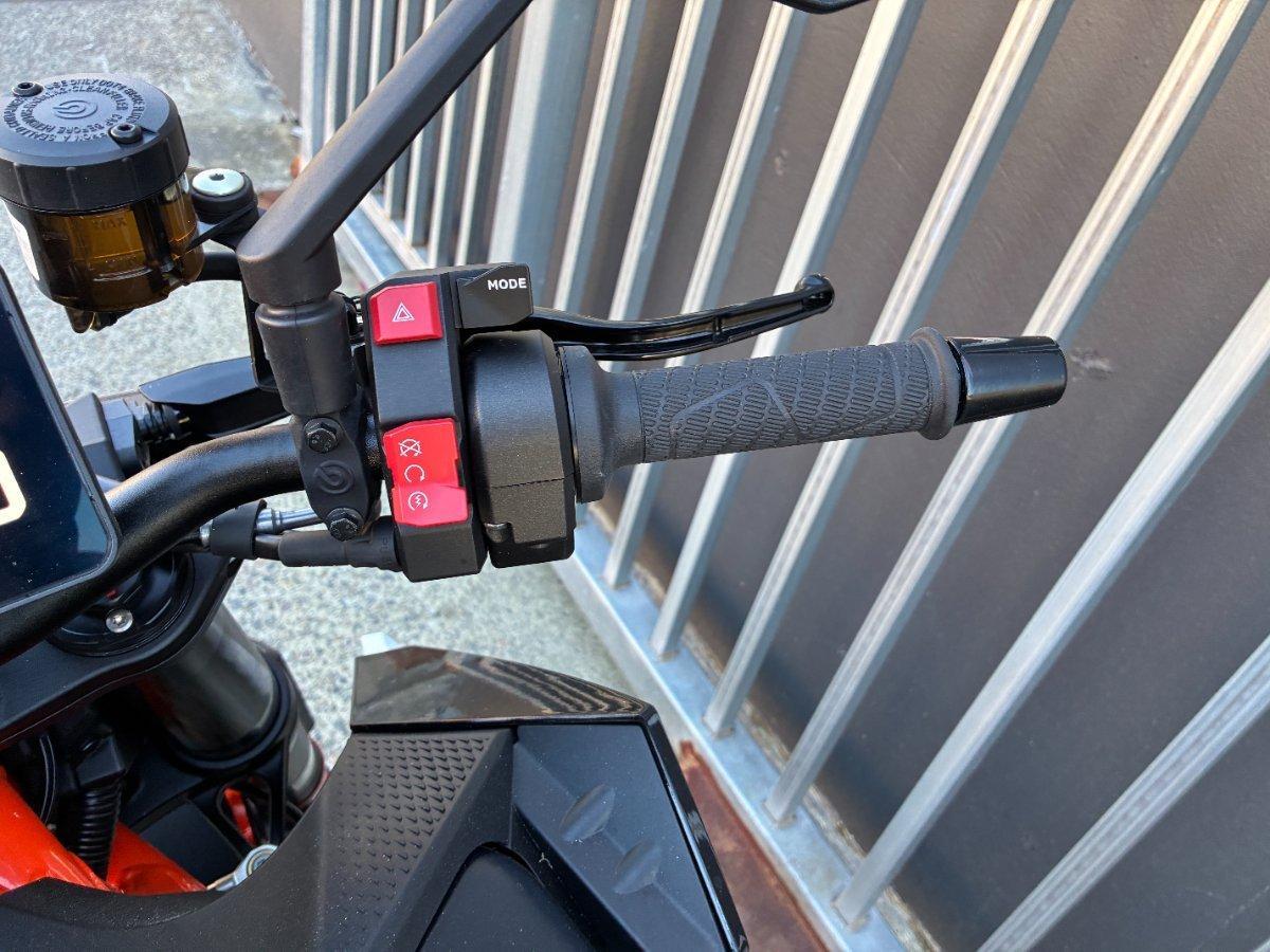 2026 KTM 990 DUKE R ROAD