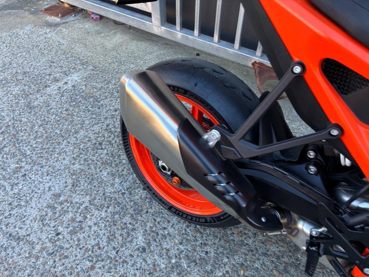2026 KTM 990 DUKE R ROAD