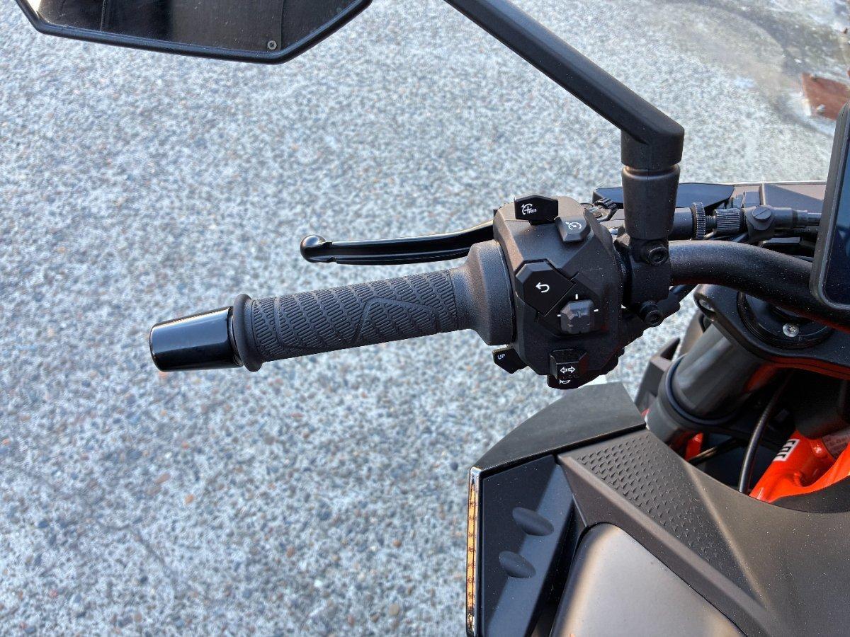 2026 KTM 990 DUKE R ROAD