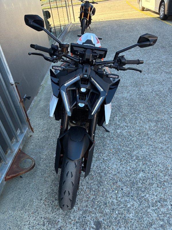 2026 KTM 990 DUKE R ROAD