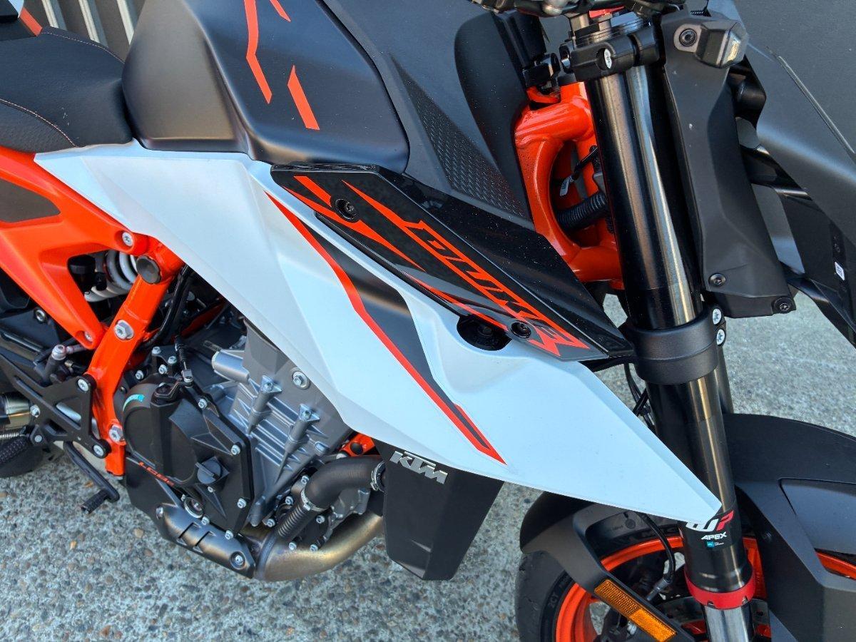 2026 KTM 990 DUKE R ROAD