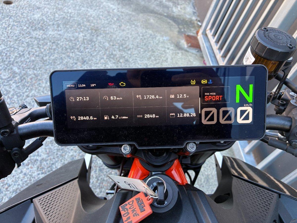 2026 KTM 990 DUKE R ROAD