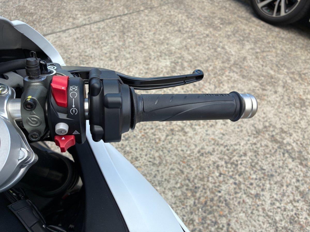 2022 DUCATI PANIGALE V2 SPORTS