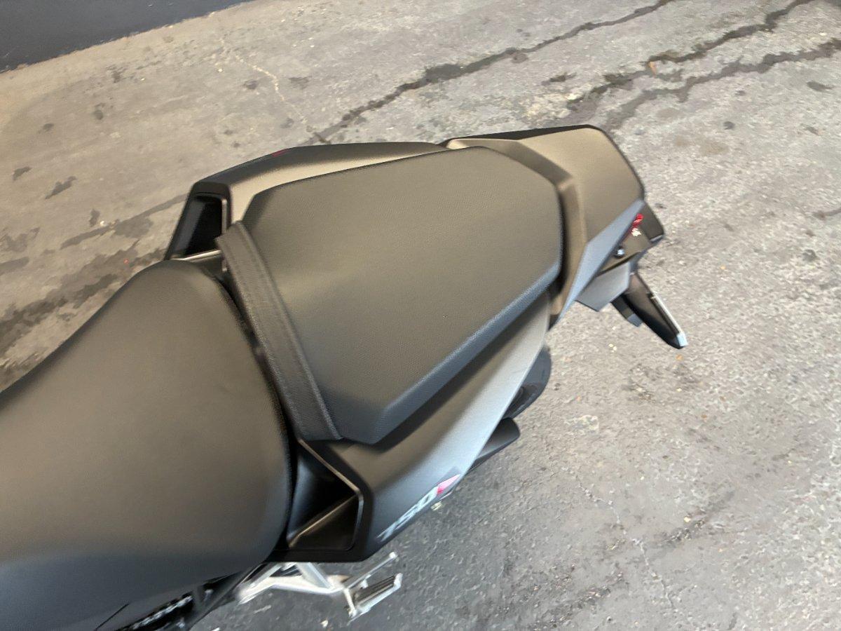 2025 HONDA CB750 (HORNET) SPORTS