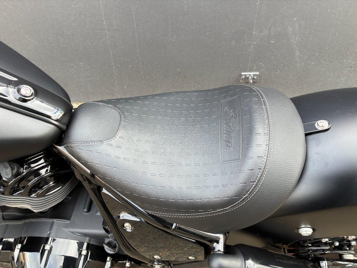 2023 INDIAN CHIEF BOBBER DARK HORSE TOURER
