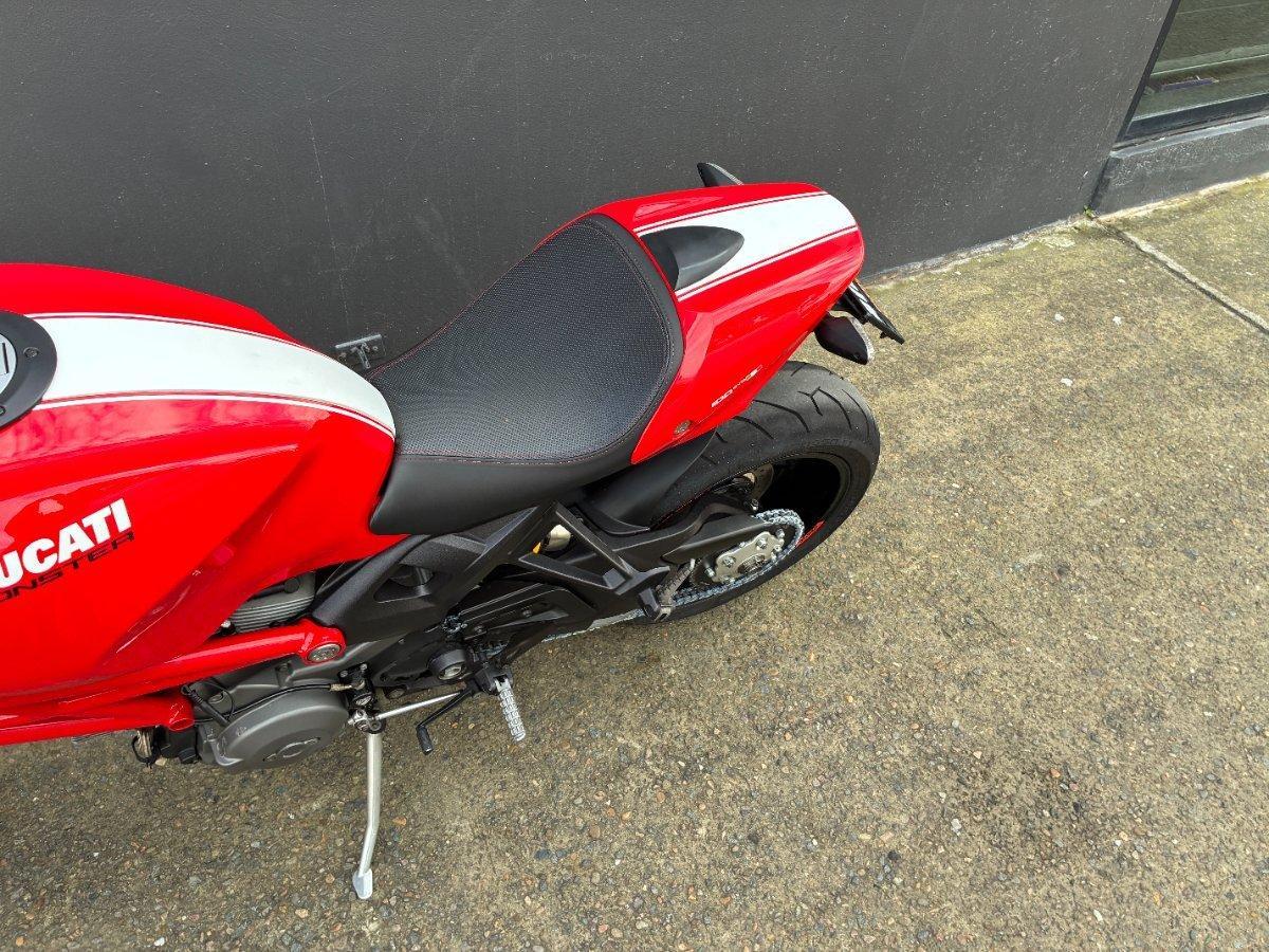 2013 DUCATI MONSTER 1100 EVO (ABS) ROAD