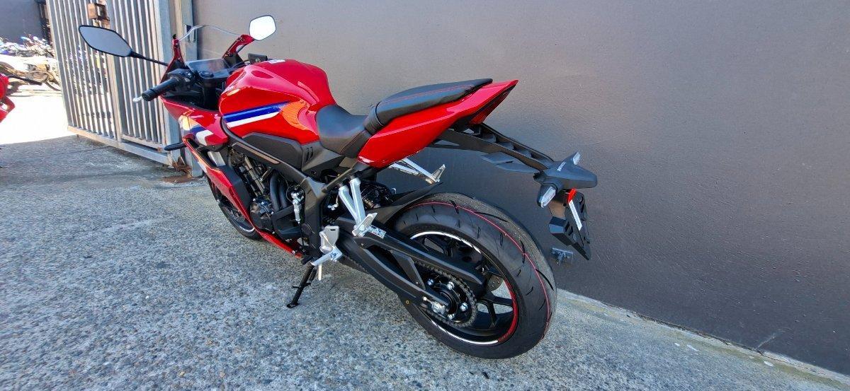 2026 HONDA CBR650R E-CLUTCH SPORTS