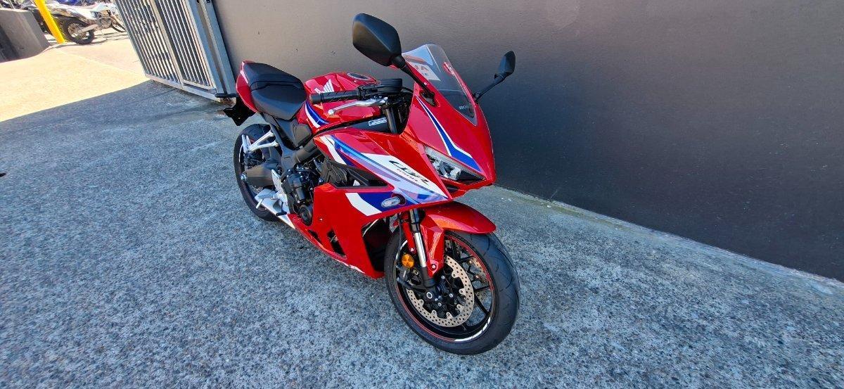 2026 HONDA CBR650R E-CLUTCH SPORTS