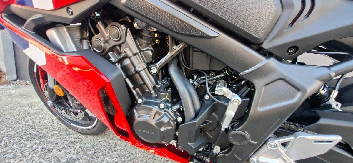 2026 HONDA CBR650R E-CLUTCH SPORTS