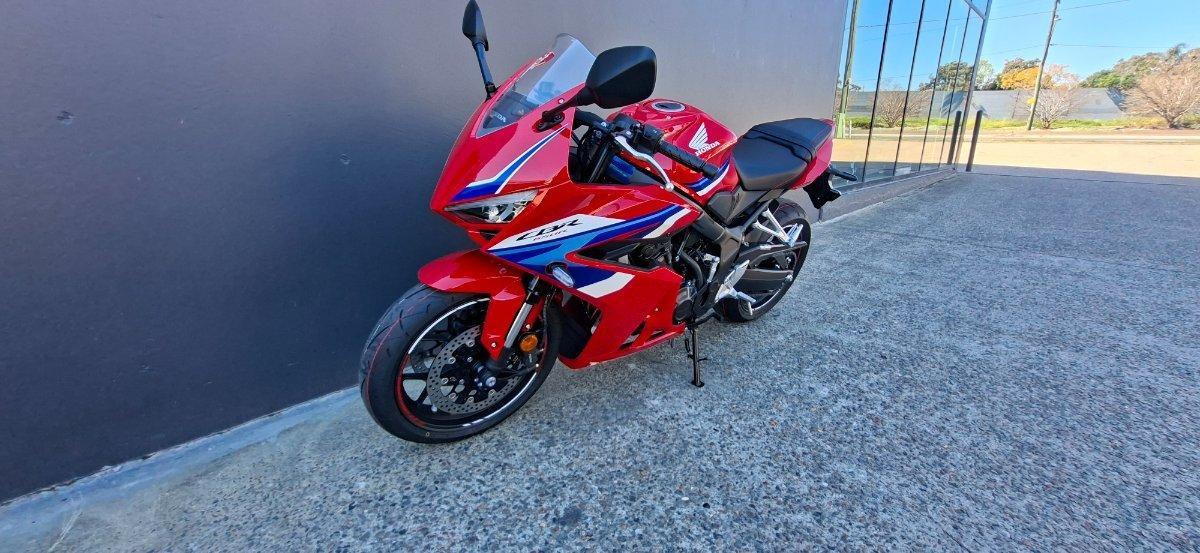 2026 HONDA CBR650R E-CLUTCH SPORTS
