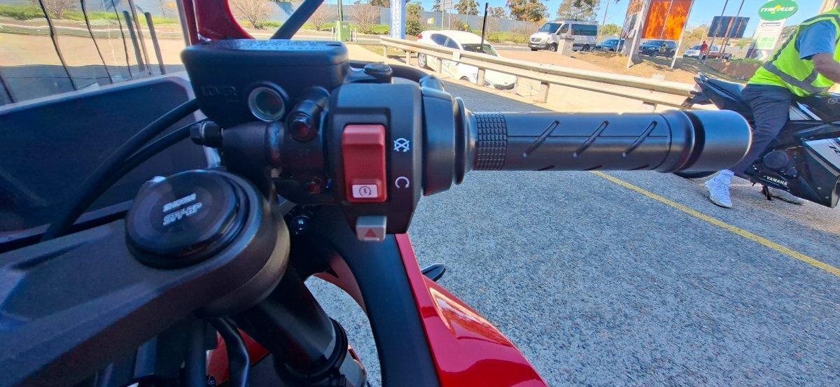 2026 HONDA CBR650R E-CLUTCH SPORTS