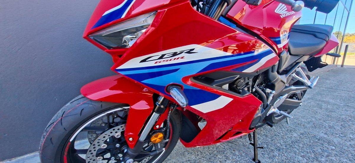 2026 HONDA CBR650R E-CLUTCH SPORTS