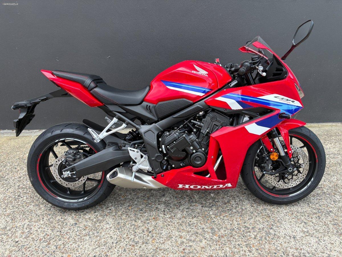 2026 HONDA CBR650R E-CLUTCH SPORTS