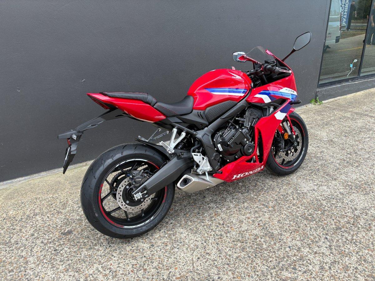 2026 HONDA CBR650R E-CLUTCH SPORTS