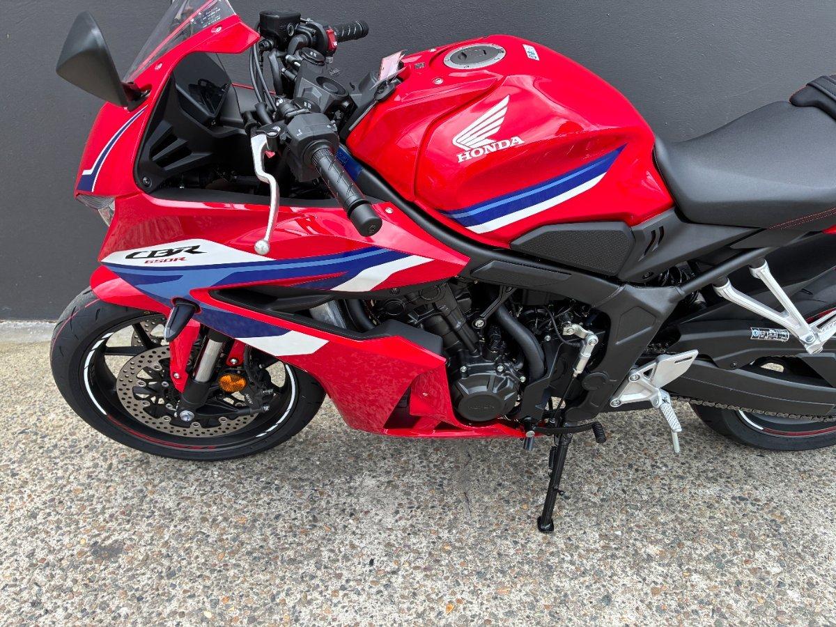 2026 HONDA CBR650R E-CLUTCH SPORTS