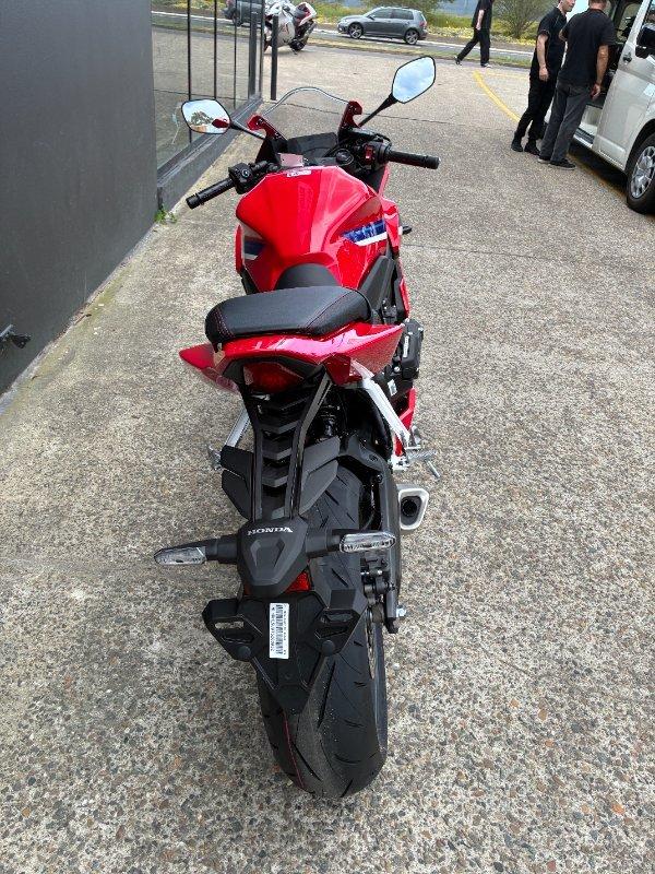 2026 HONDA CBR650R E-CLUTCH SPORTS