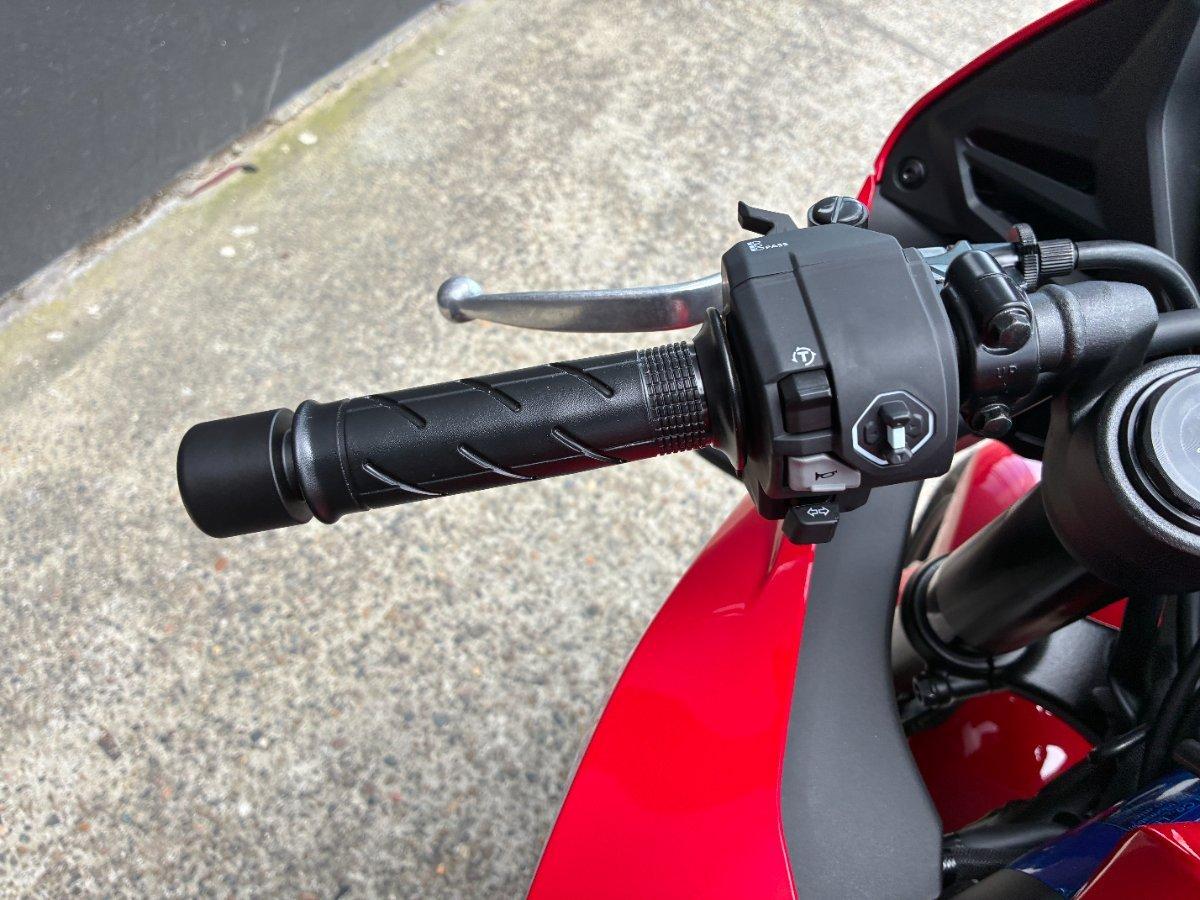 2026 HONDA CBR650R E-CLUTCH SPORTS