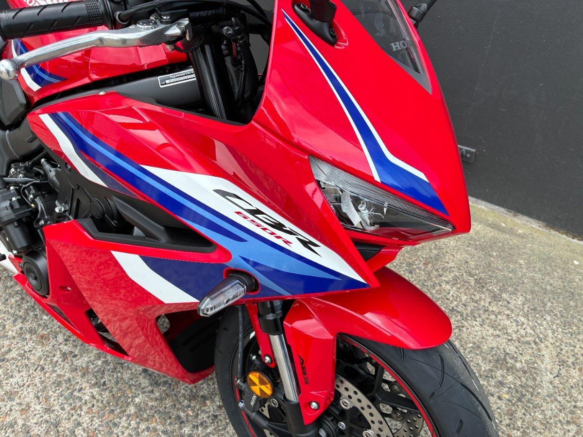 2026 HONDA CBR650R E-CLUTCH SPORTS