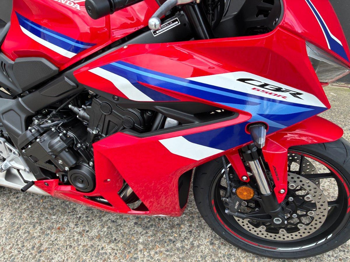 2026 HONDA CBR650R E-CLUTCH SPORTS