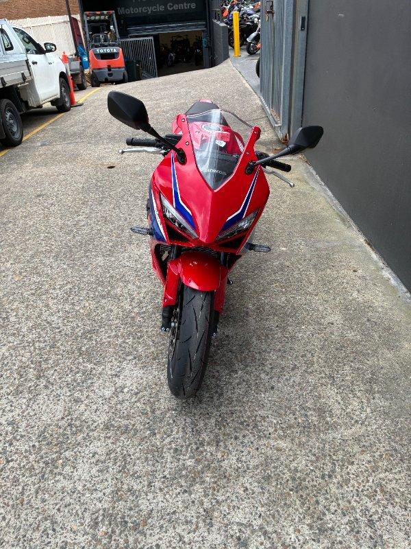 2026 HONDA CBR650R E-CLUTCH SPORTS