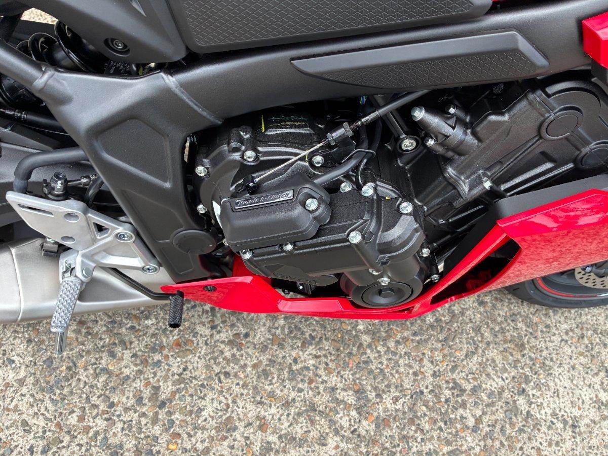 2026 HONDA CBR650R E-CLUTCH SPORTS