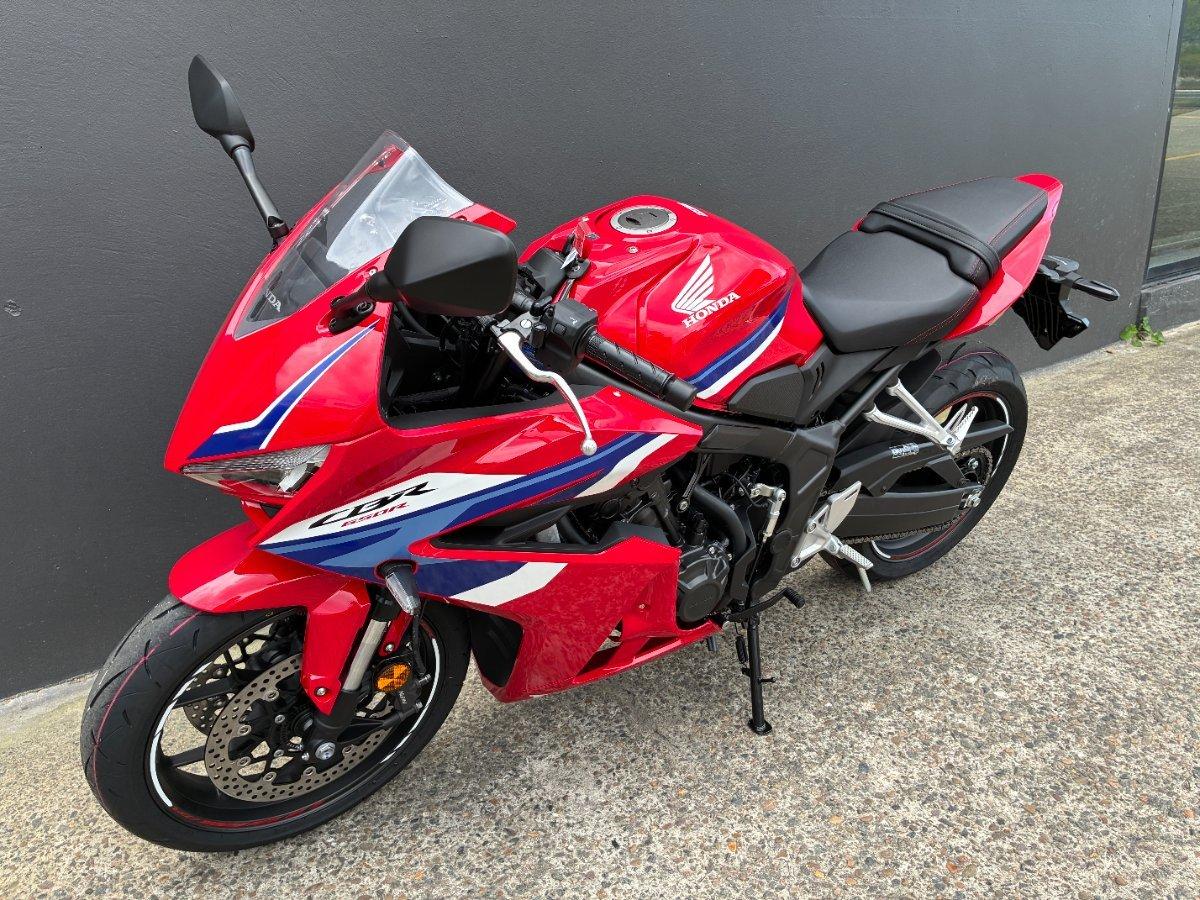 2026 HONDA CBR650R E-CLUTCH SPORTS