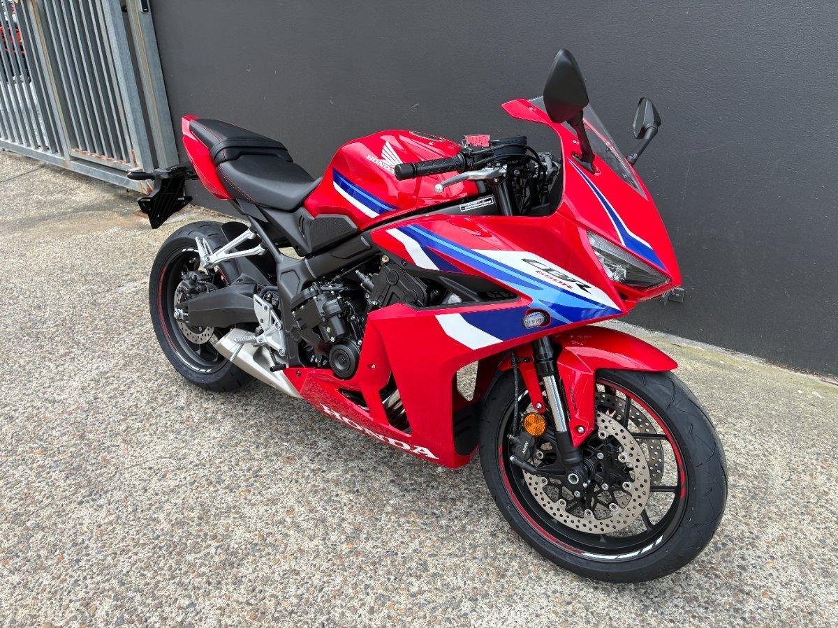 2026 HONDA CBR650R E-CLUTCH SPORTS