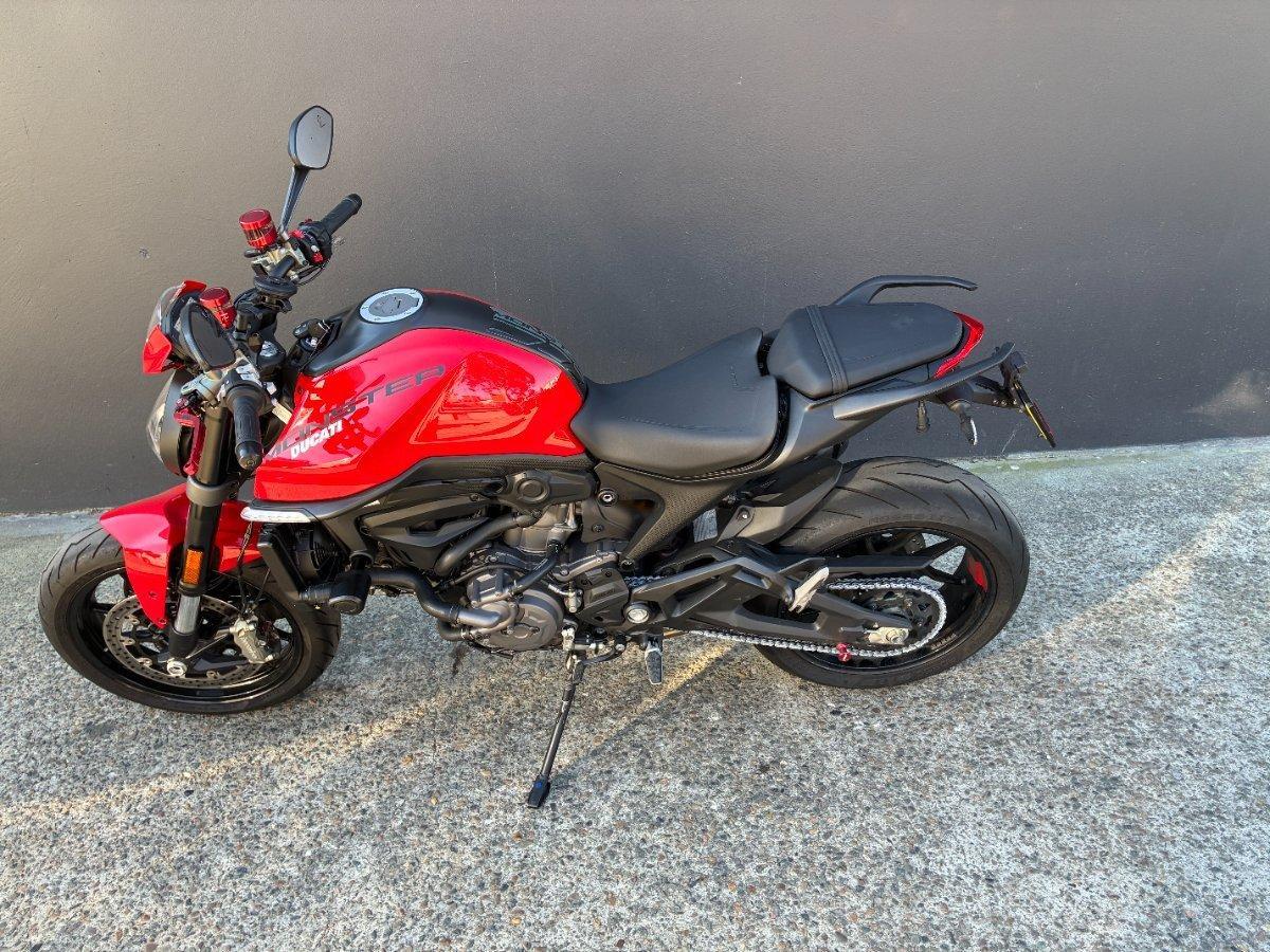 2022 DUCATI MONSTER 937 RED ROAD