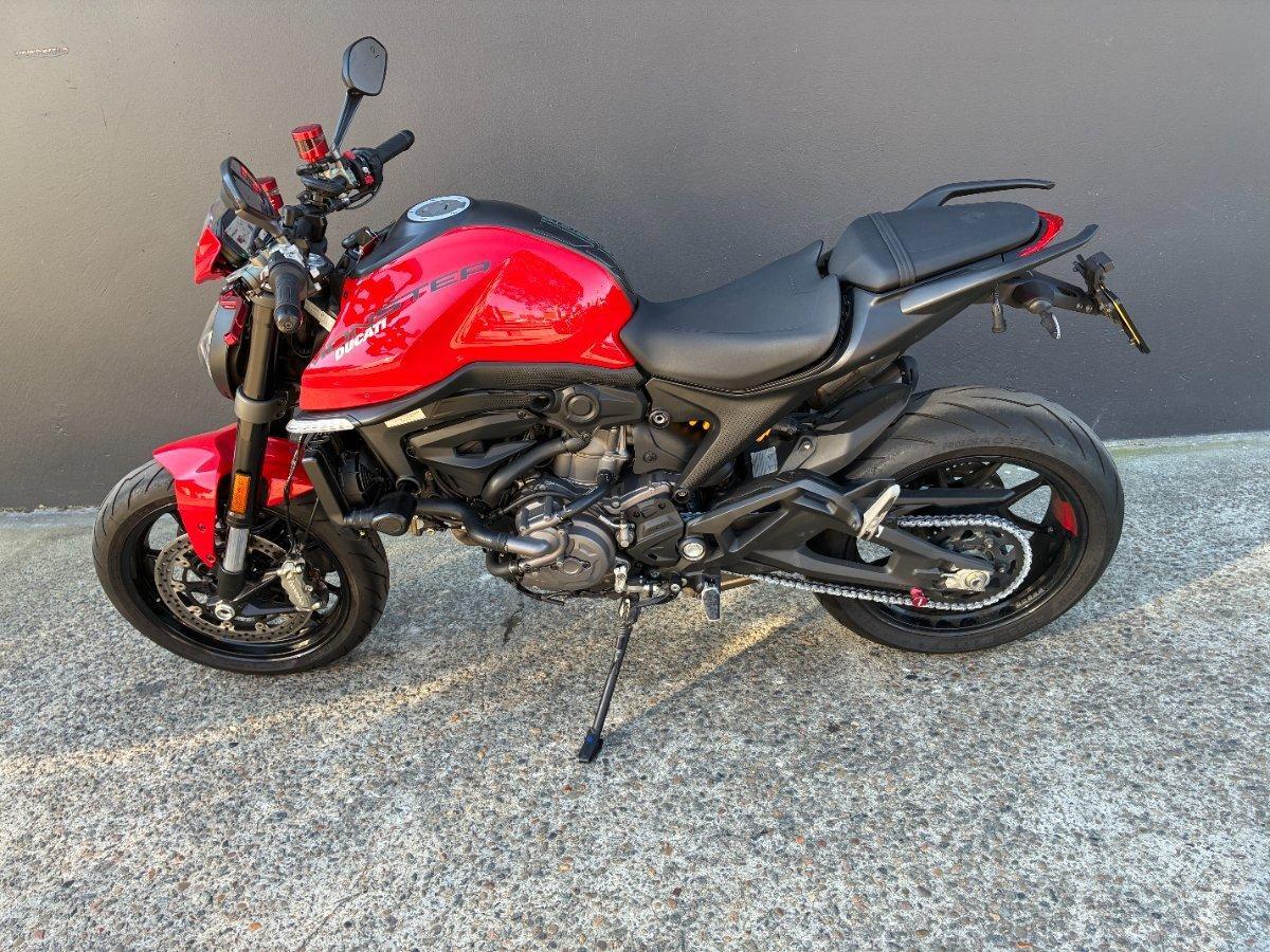 2022 DUCATI MONSTER 937 RED ROAD