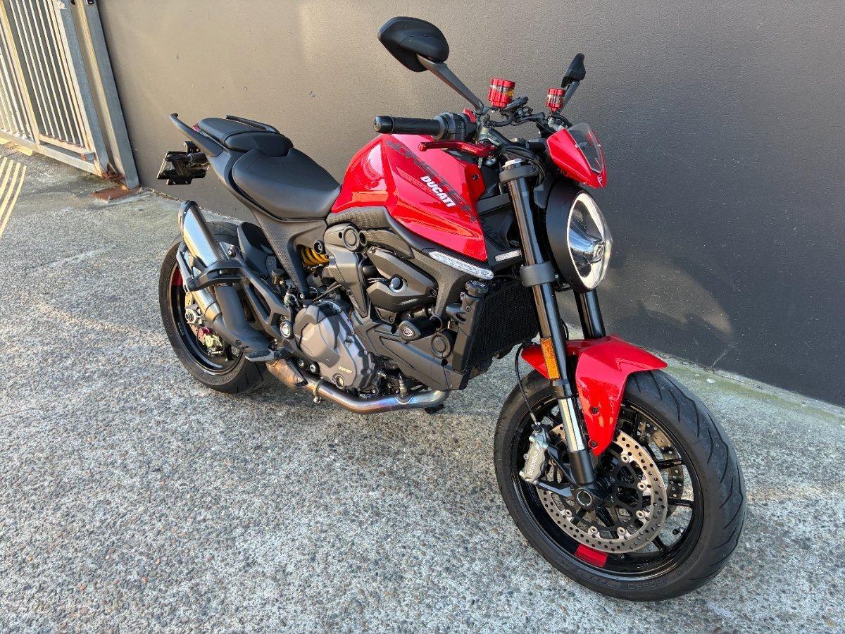2022 DUCATI MONSTER 937 RED ROAD