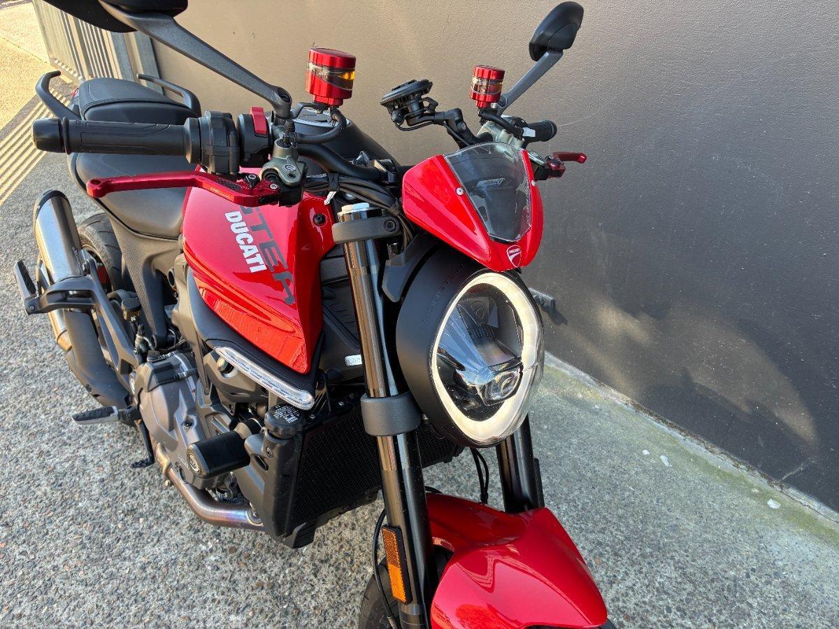 2022 DUCATI MONSTER 937 RED ROAD