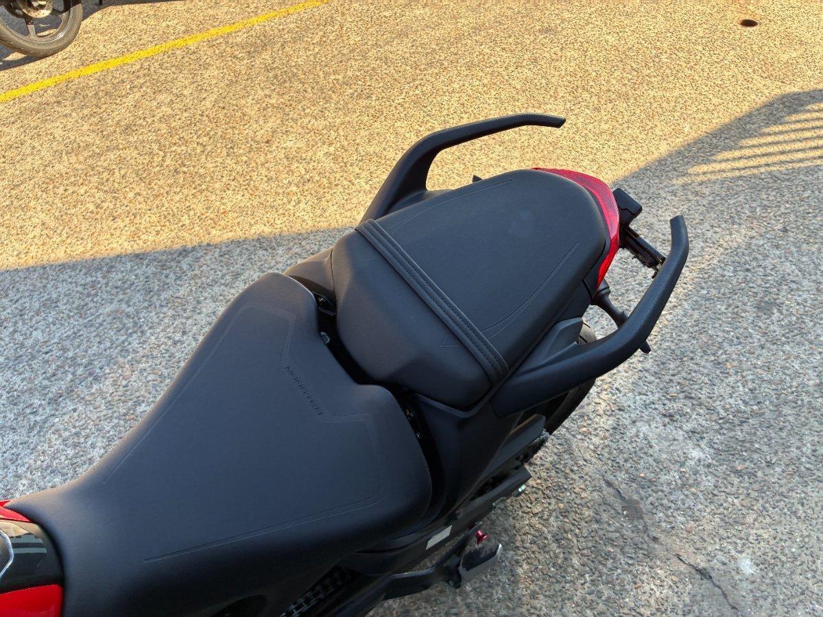 2022 DUCATI MONSTER 937 RED ROAD