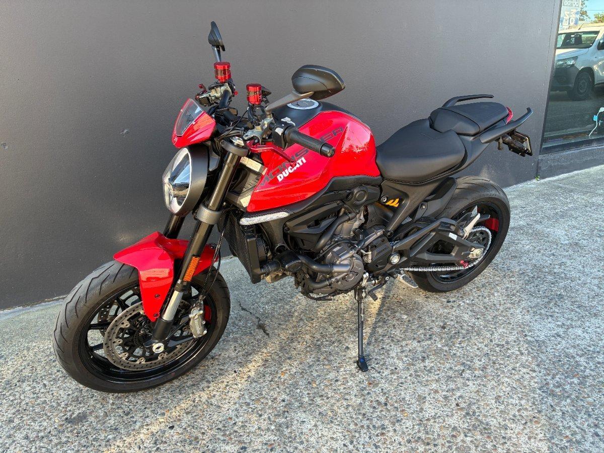 2022 DUCATI MONSTER 937 RED ROAD
