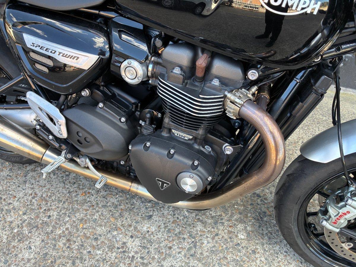 2022 TRIUMPH STREET TWIN ROAD
