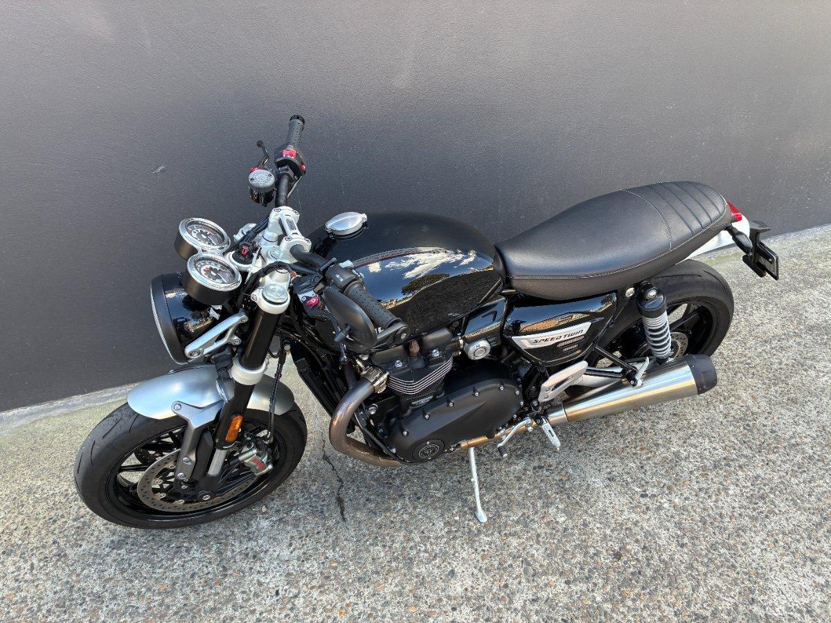 2022 TRIUMPH STREET TWIN ROAD