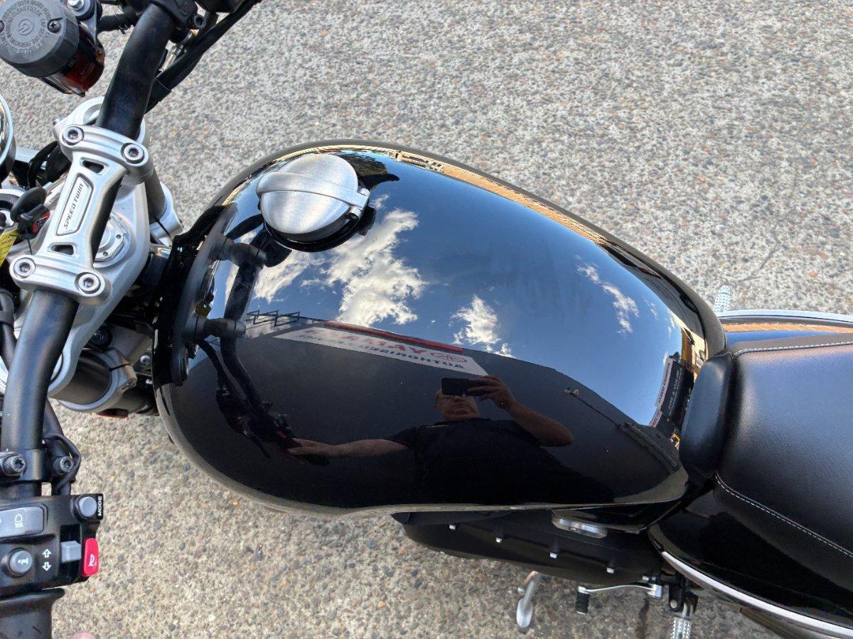 2022 TRIUMPH STREET TWIN ROAD