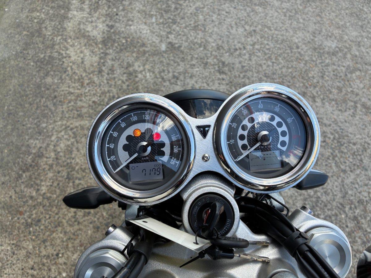 2022 TRIUMPH STREET TWIN ROAD