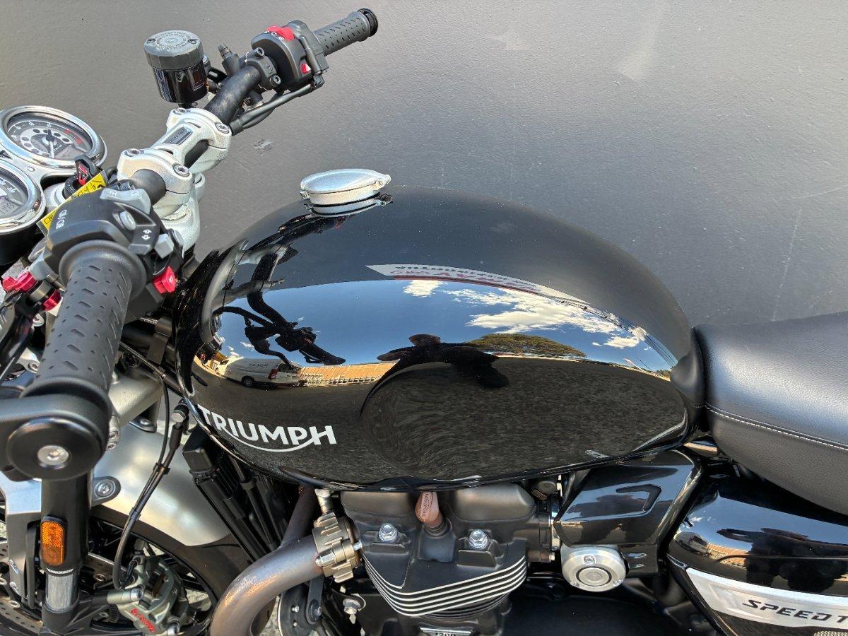 2022 TRIUMPH STREET TWIN ROAD