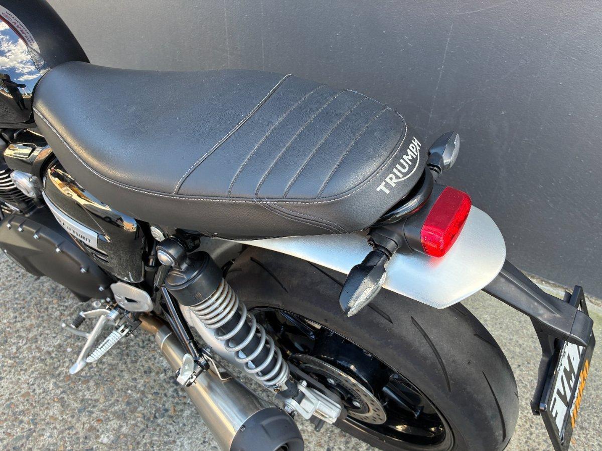 2022 TRIUMPH STREET TWIN ROAD