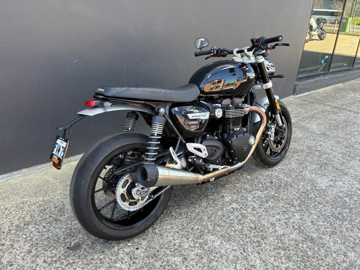2022 TRIUMPH STREET TWIN ROAD