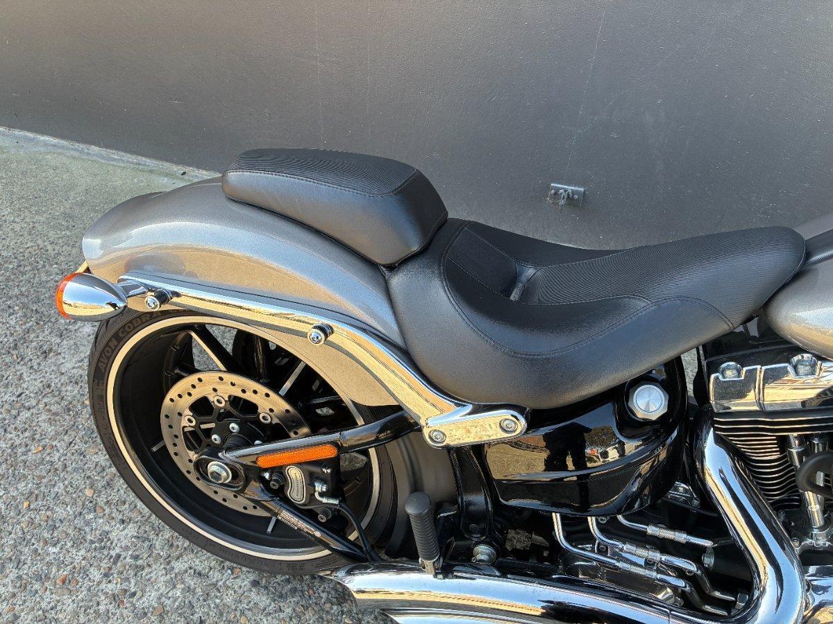 2016 HARLEY-DAVIDSON FXSB SOFTAIL BREAKOUT CRUISER