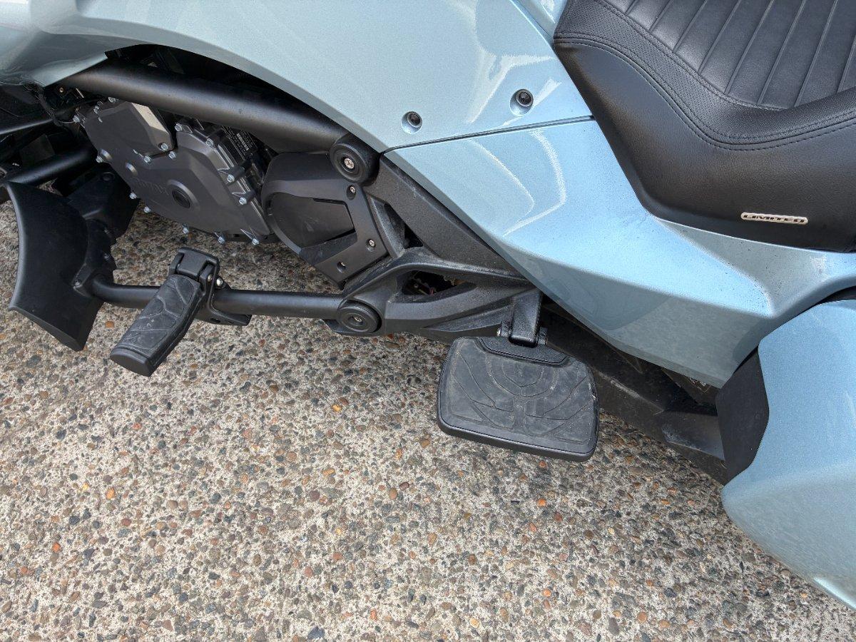2021 CAN-AM SPYDER F3 LIMITED (SE6) ROAD