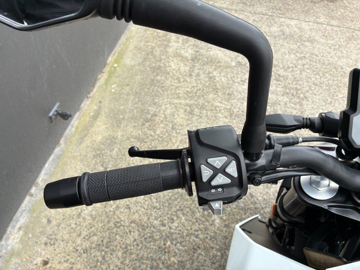 2023 KTM 390 DUKE ROAD