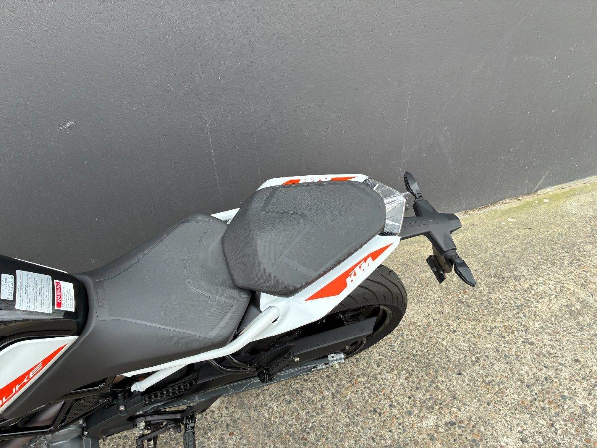 2023 KTM 390 DUKE ROAD
