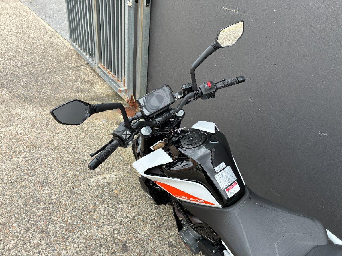 2023 KTM 390 DUKE ROAD